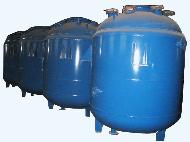 Closed reaction tank